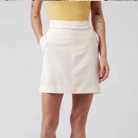 Athleta Pants - Athleta Vienna Ivory Cargo Skort Size 4